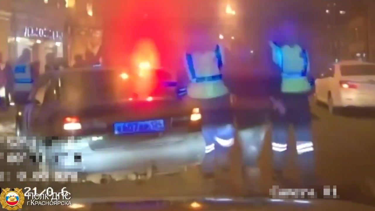 В Красноярске пьяный водитель пытался скрыться от 5 экипажей ДПС