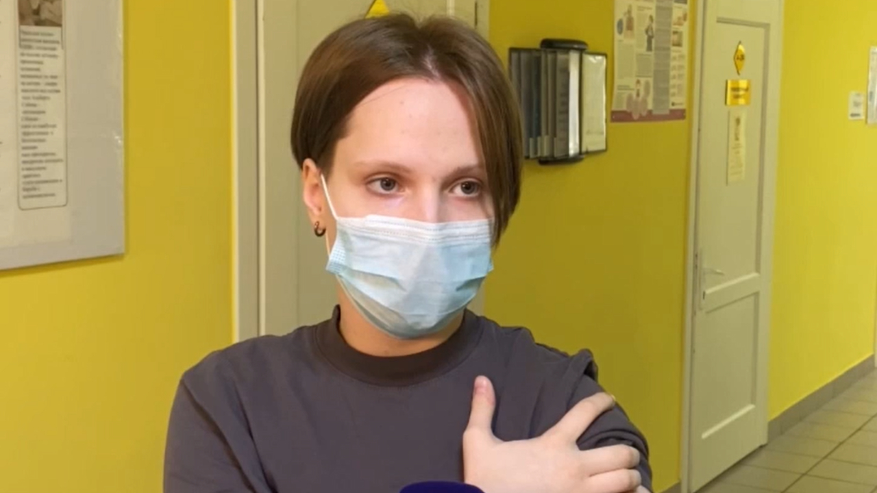 Дочь главврача краевой больницы вакцинировалась «Спутником М»