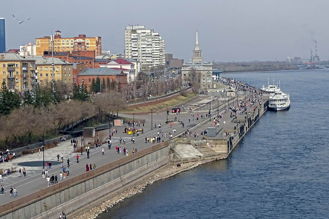 Центральная набережная в Красноярске