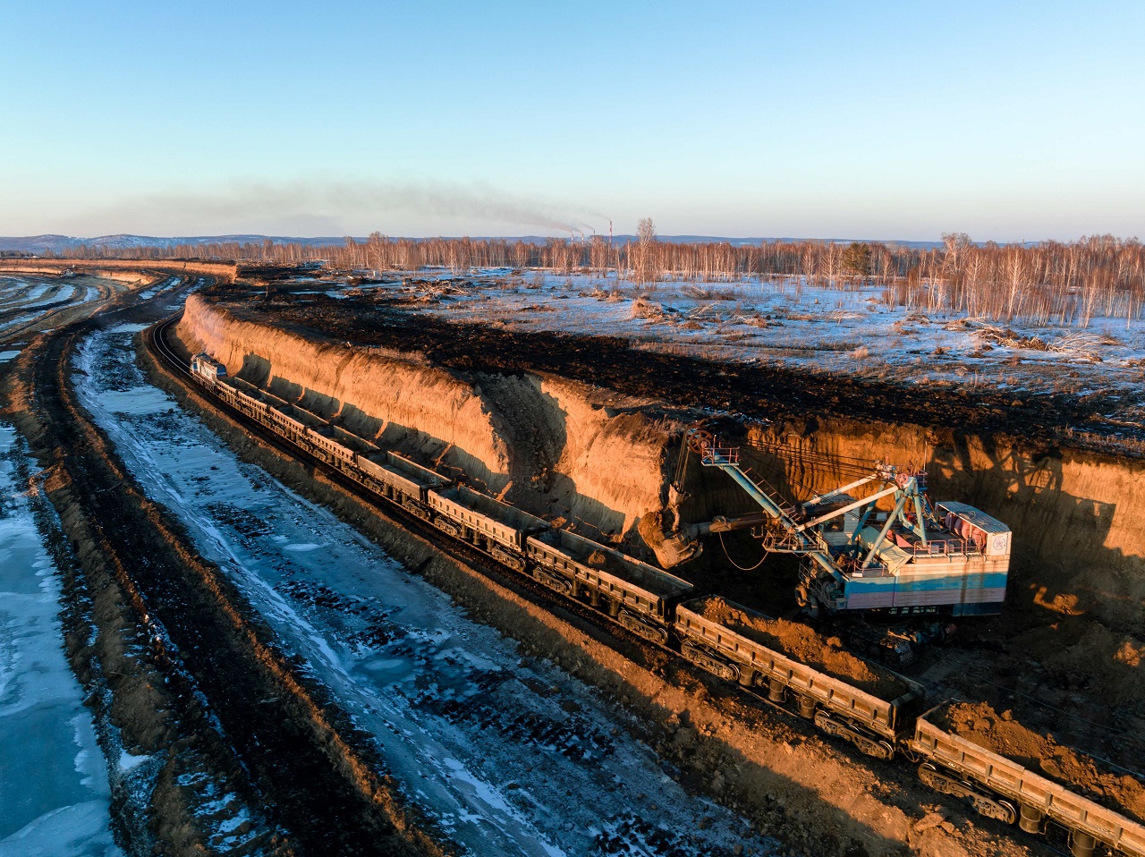 Погрузка угля на Назаровском разрезе