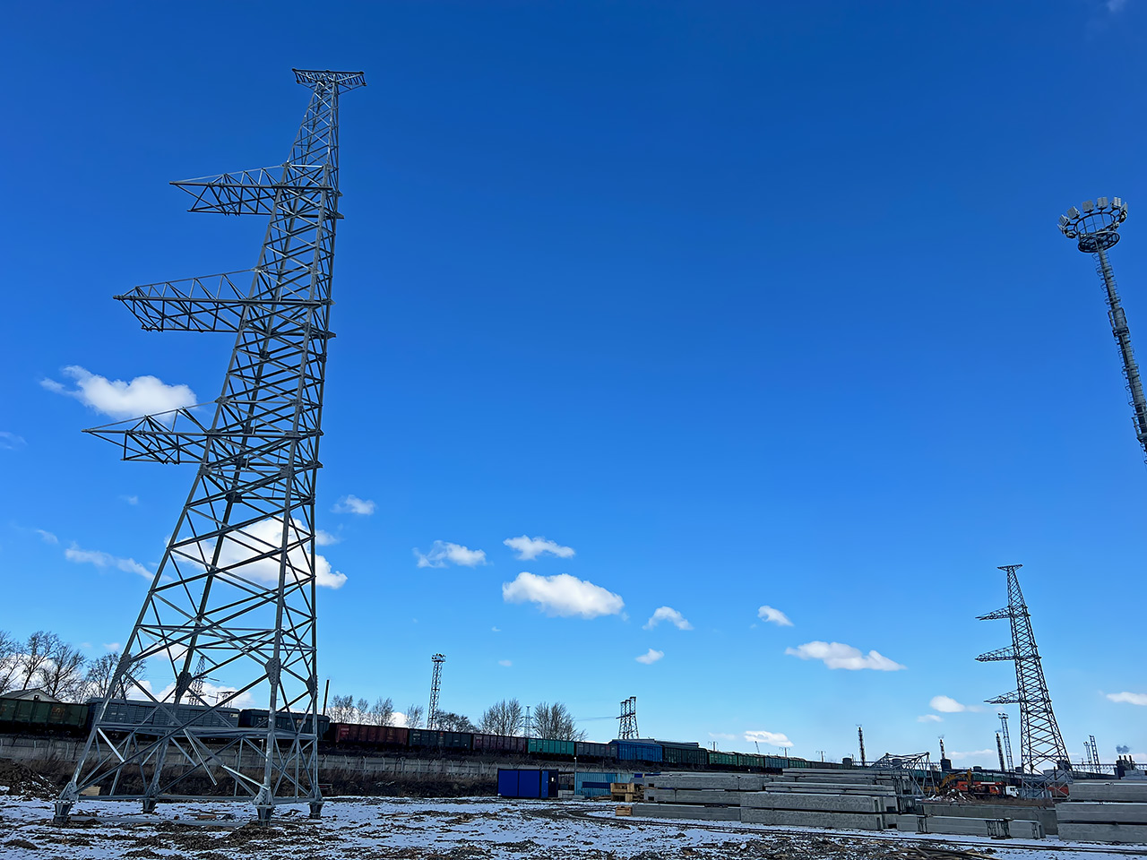 Новая вышка ЛЭП для КрАЗа