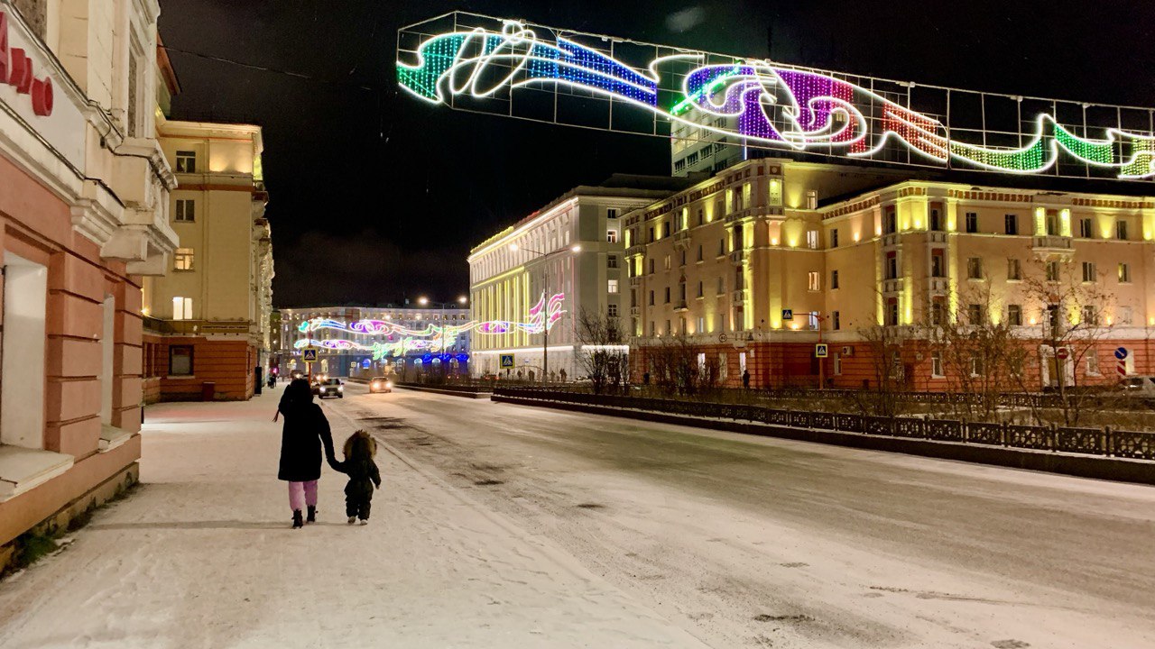 центр Норильска ночью зимой