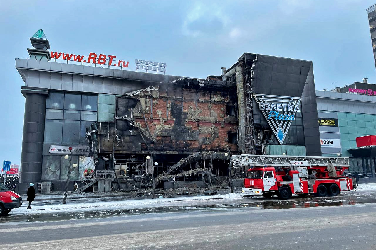Последствия пожара в ТЦ Взлетка-Плаза в Красноярске