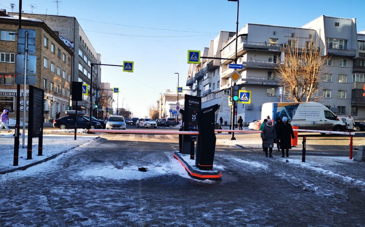 платная парковка у площади мира