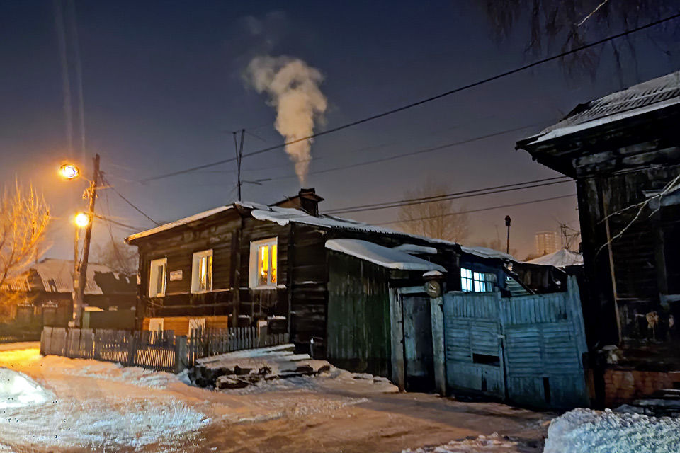 Частный дом дымит печка в Красноярске