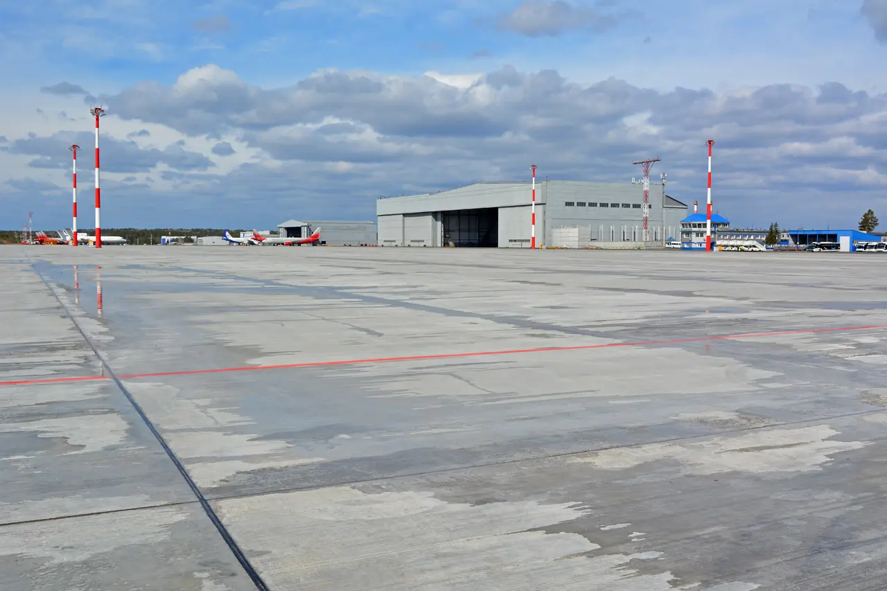 Ангарный комплекс в аэропорту Красноярск