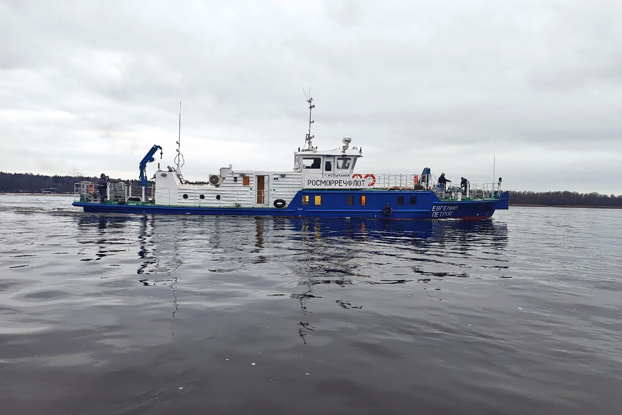 Два новых обстановочных судна