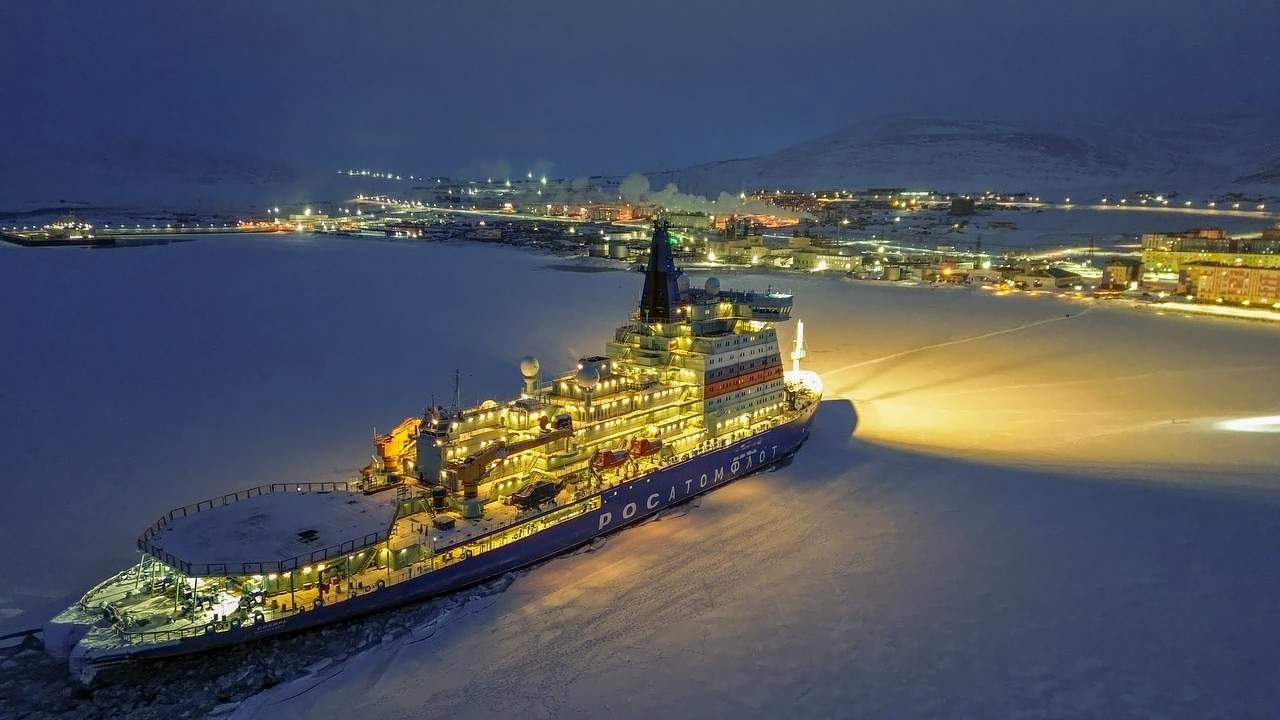 Атомный ледокол Сибирь в Певеке