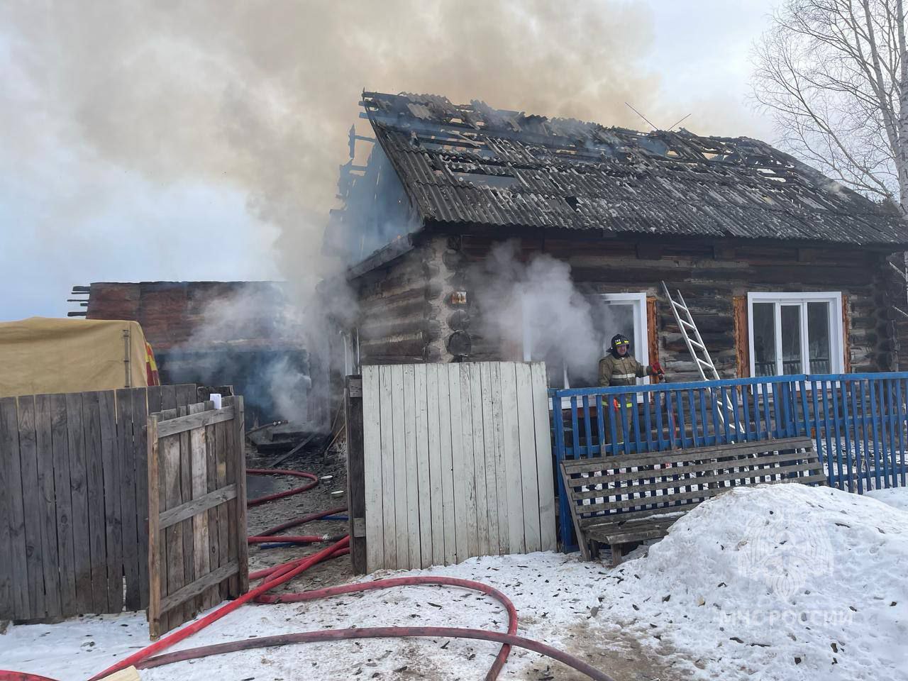 В поселке Красноярского края при пожаре погиб мужчина