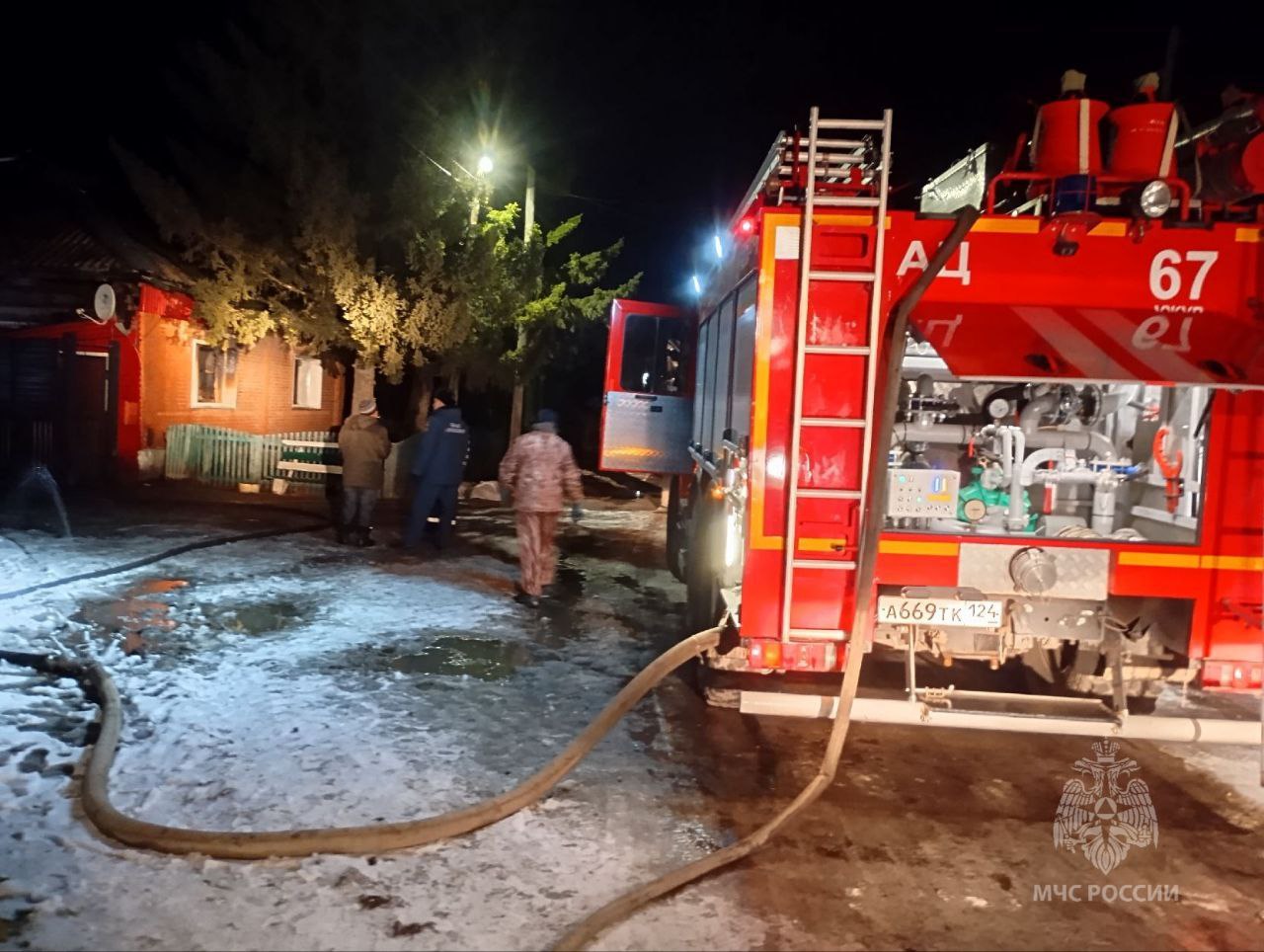 Пожар в селе Локшино случился вечером 9 ноября