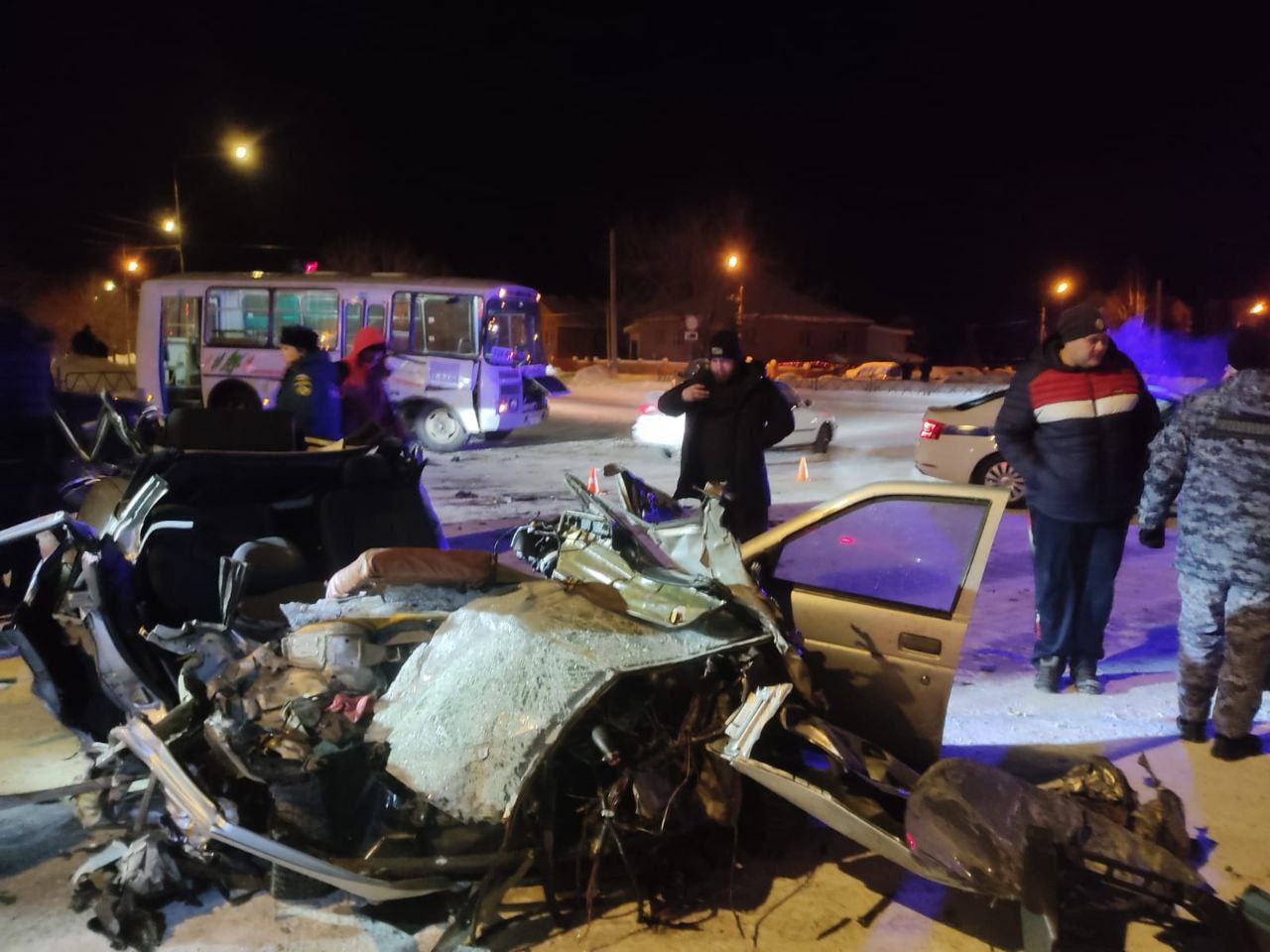 В серьезном ДТП с автобусом в Зеленогорске Красноярского края пострадали семеро