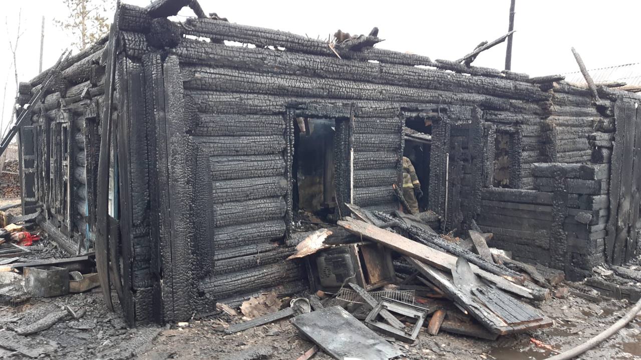 Сгоревший дом в Красноярском крае