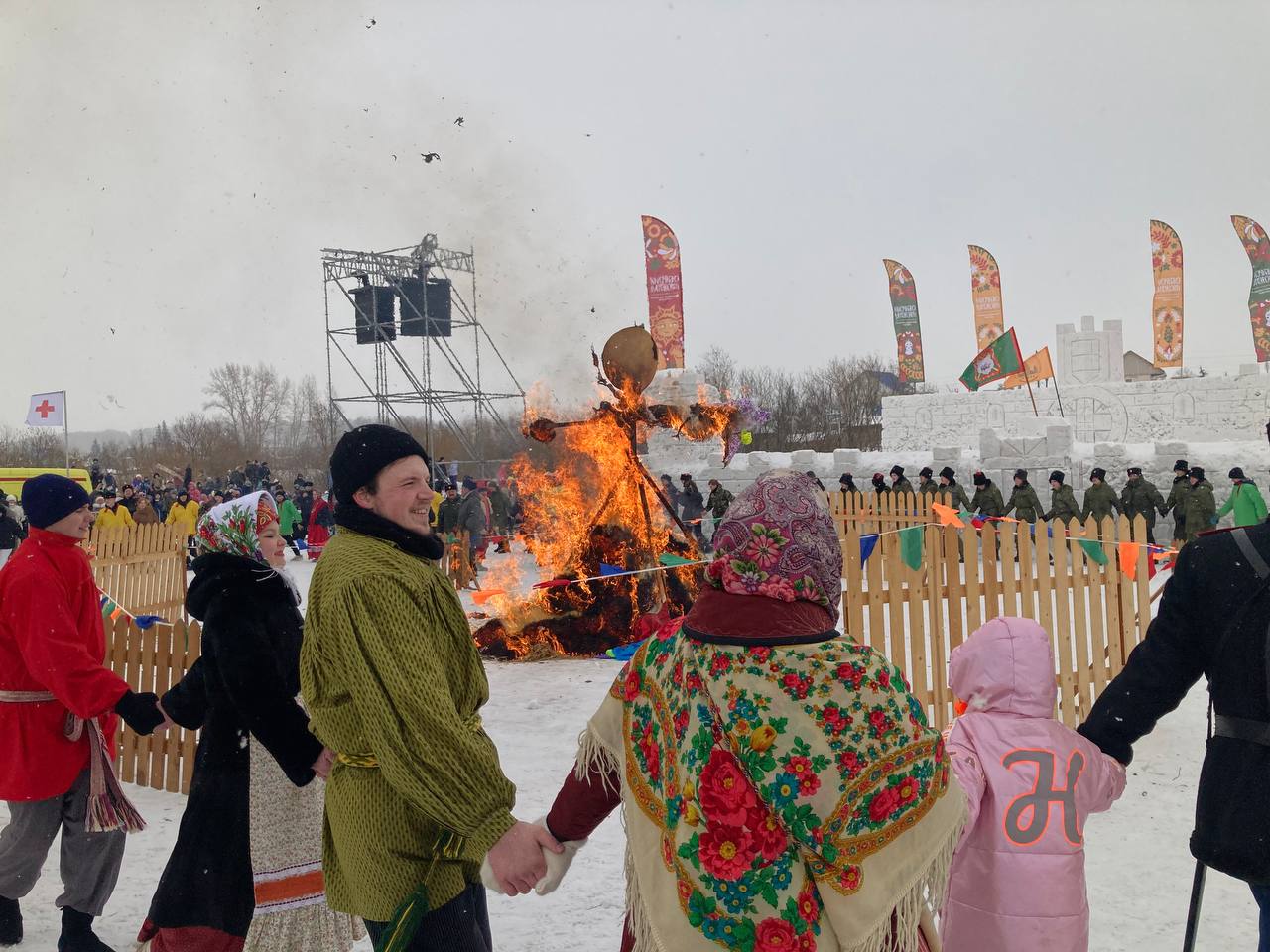 Масленичный хоровод в Сухобузимо