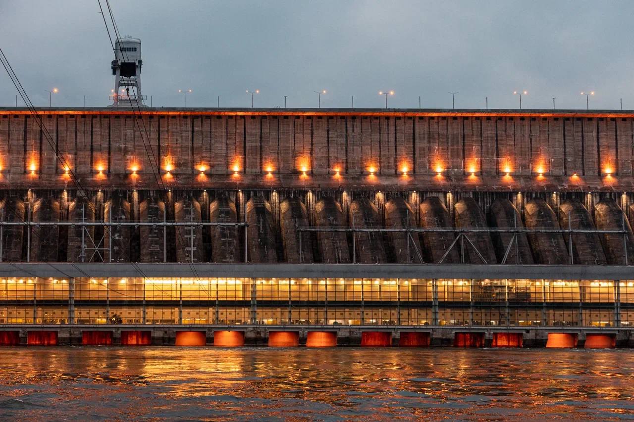 Подсветка Красноярской ГЭС