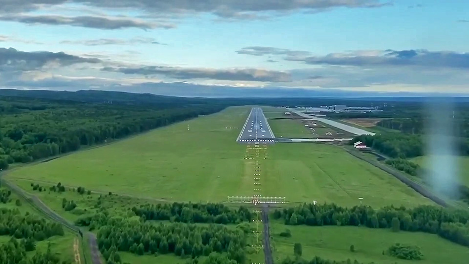 Взлетно-посадочная полоса Красноярского аэропорта