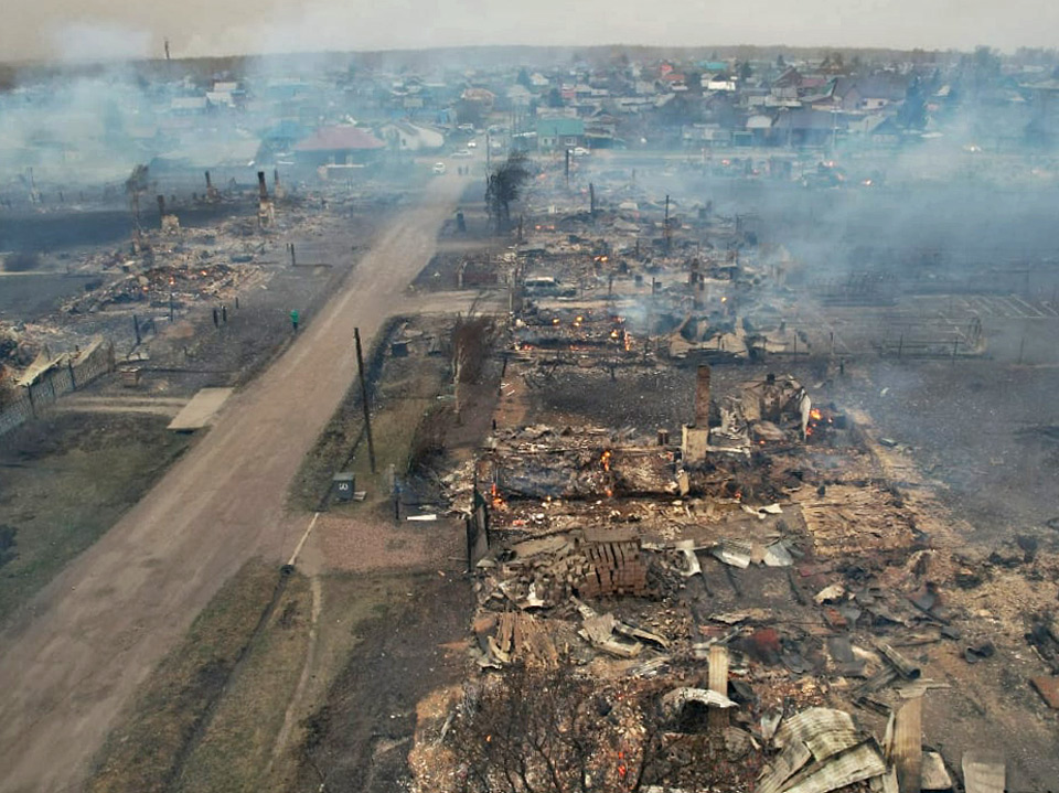 Последствия пожара в Уяре. Выгорело несколько улиц.