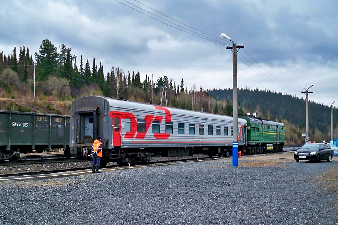 Пригородный поезд Кия-Шалтырь Красноярской железной дороги