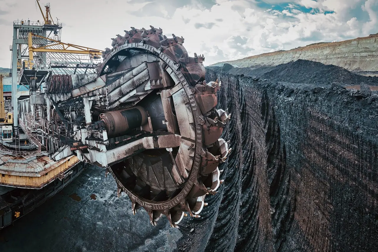 Роторный экскаватор крупный план