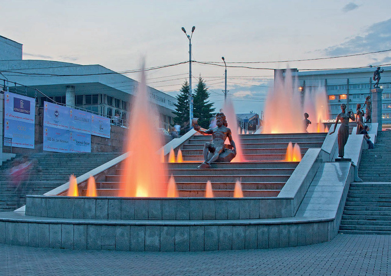 фонтан реки сибири вечером