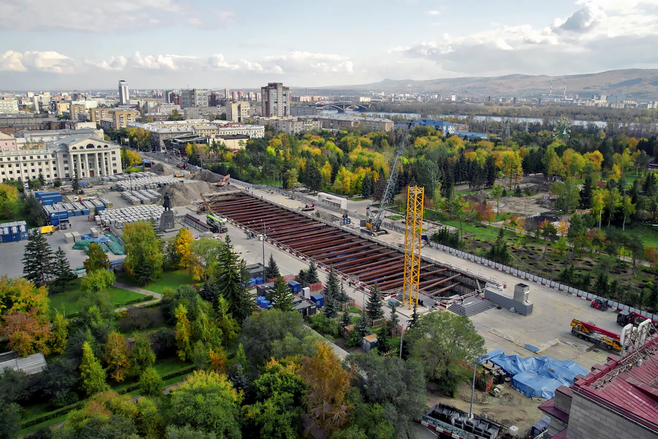 Котлован метро на пл. Революции в Красноярск евид сверху