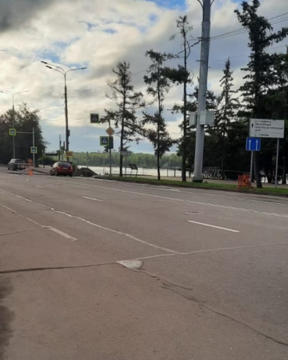 На ул. Дубровинского автомобилисты массово пробивают шины