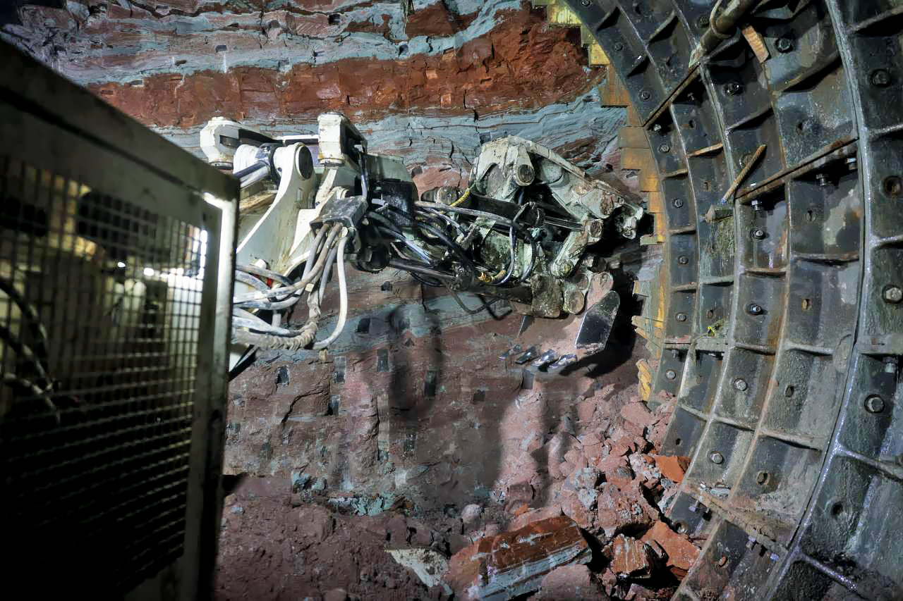 Под Красноярском активно идет работа. Малый подхемный робот