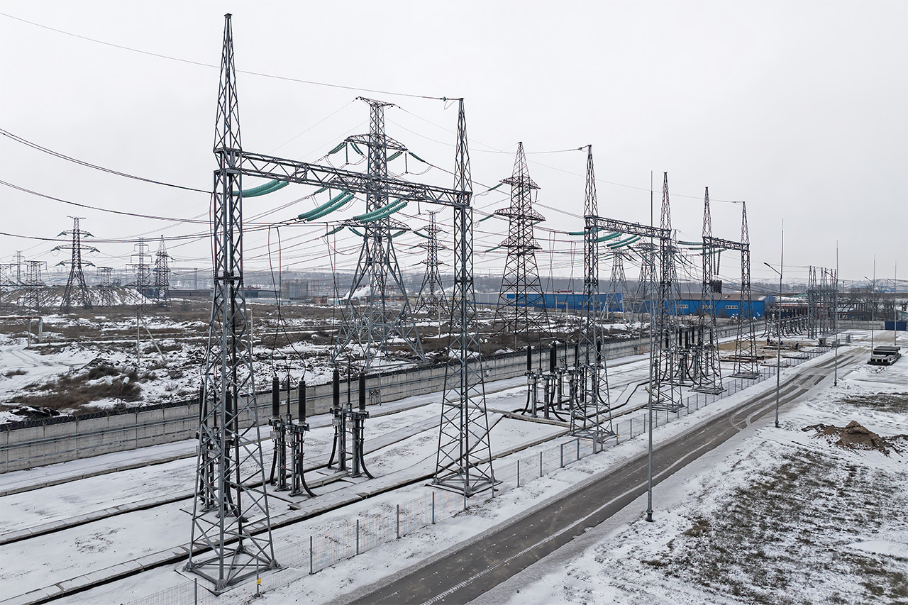Через подстанцию ПС 220 кВ ЦРП электроэнергия с нового энергоблока уходит в единую энергосистему