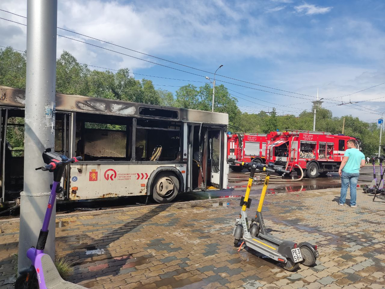 Автобус сгорел на Красной площади