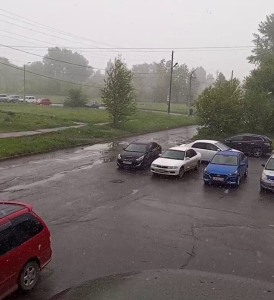 снег летом, снег в городе