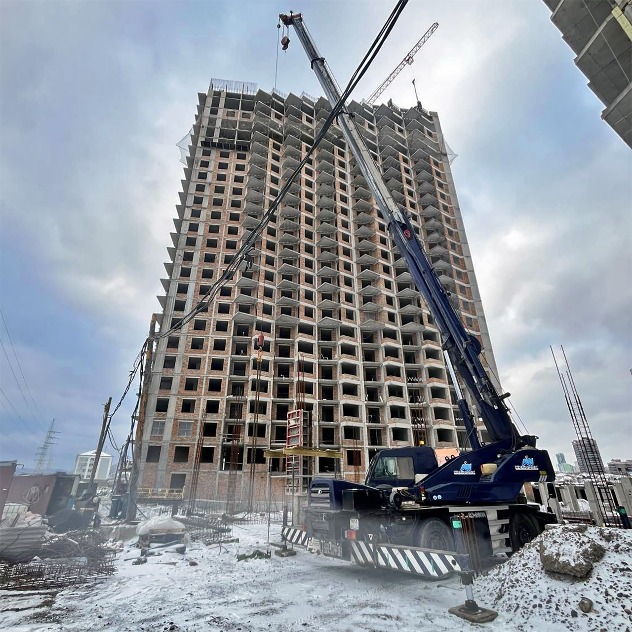 Стройка в Новоостровском