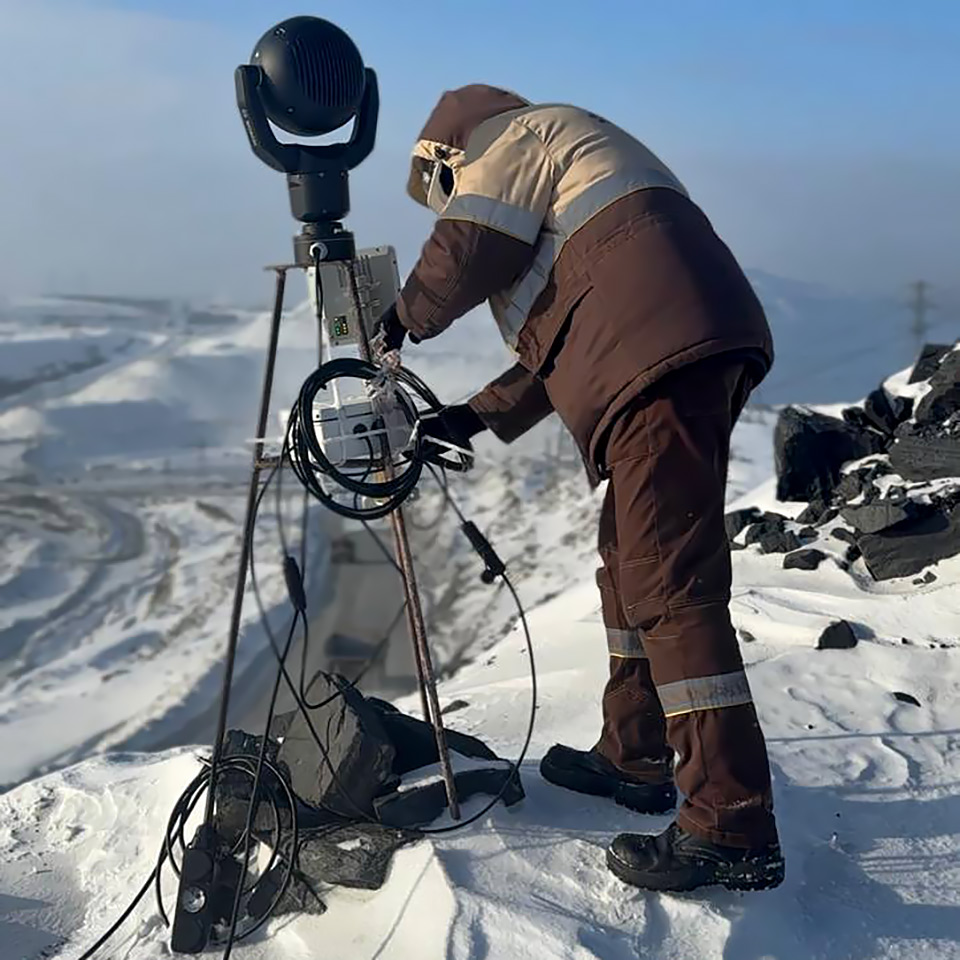 Установка системы связи на Полюсе