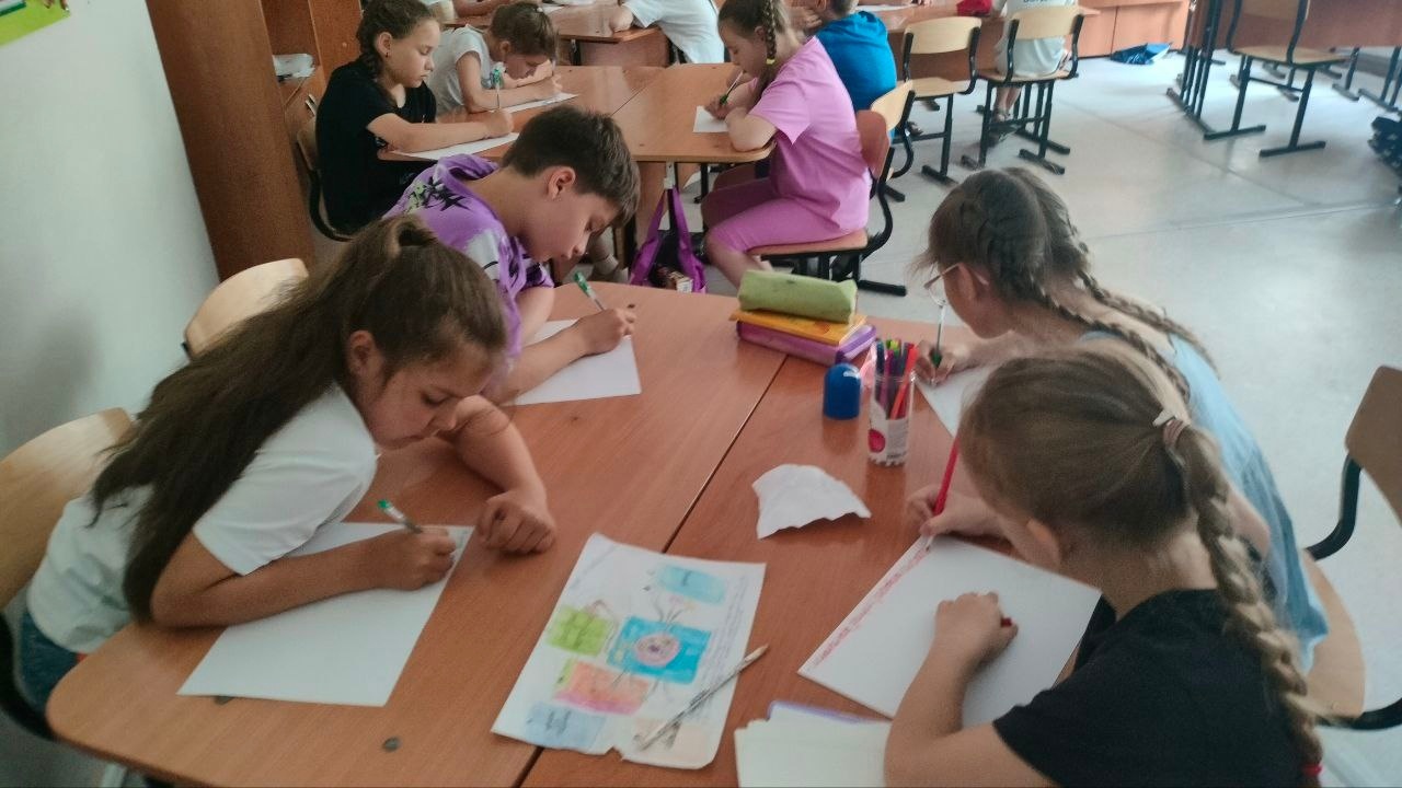 Дети в пришкольном лагере Красноярска познакомились с основами бизнеса