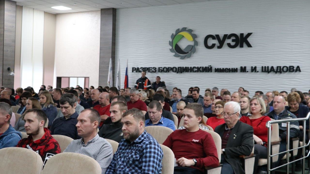 Гендиректор «СУЭК-Красноярск» провел прямую линию с коллективами