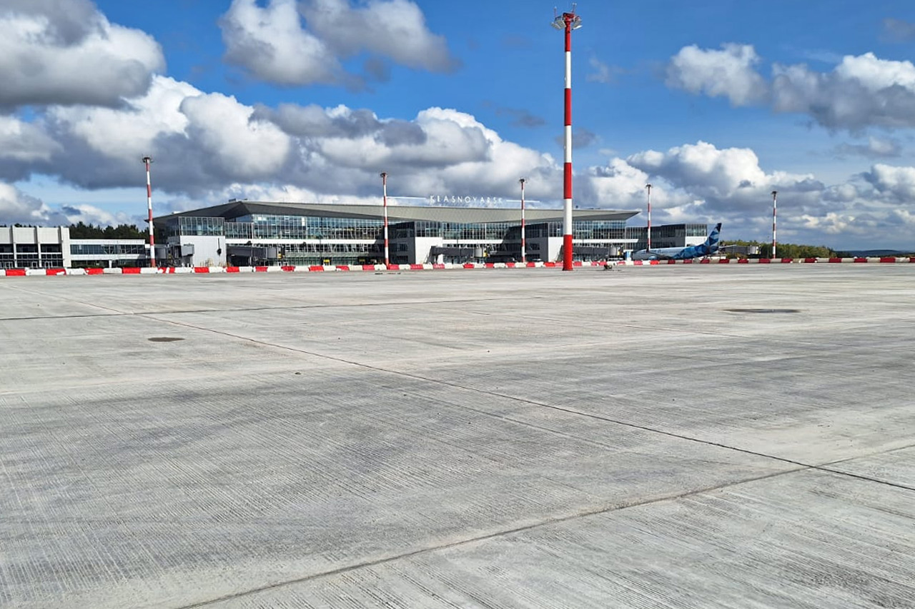 Перрон аэропорта Красноярск после завершения второго этапа