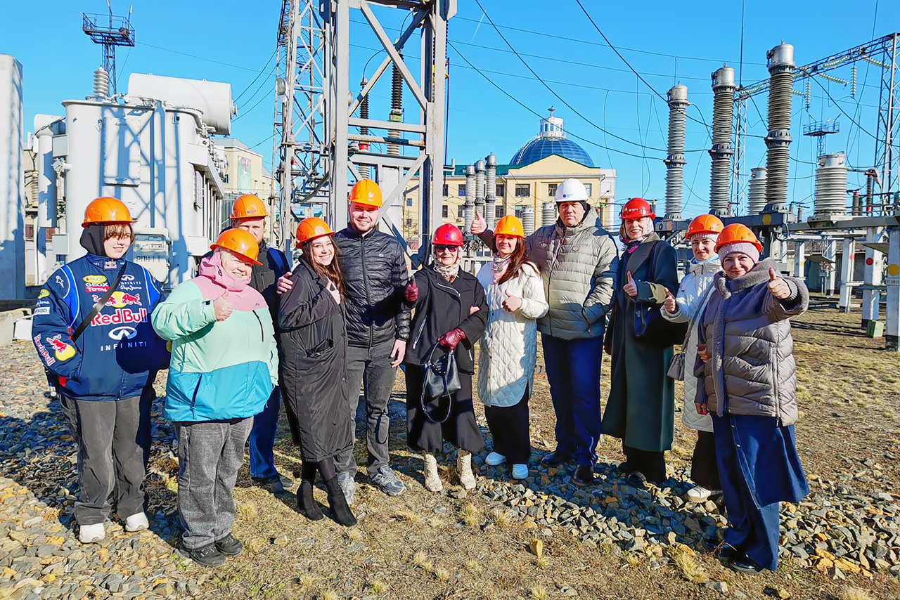 Россети Сибирь радостные энергетики