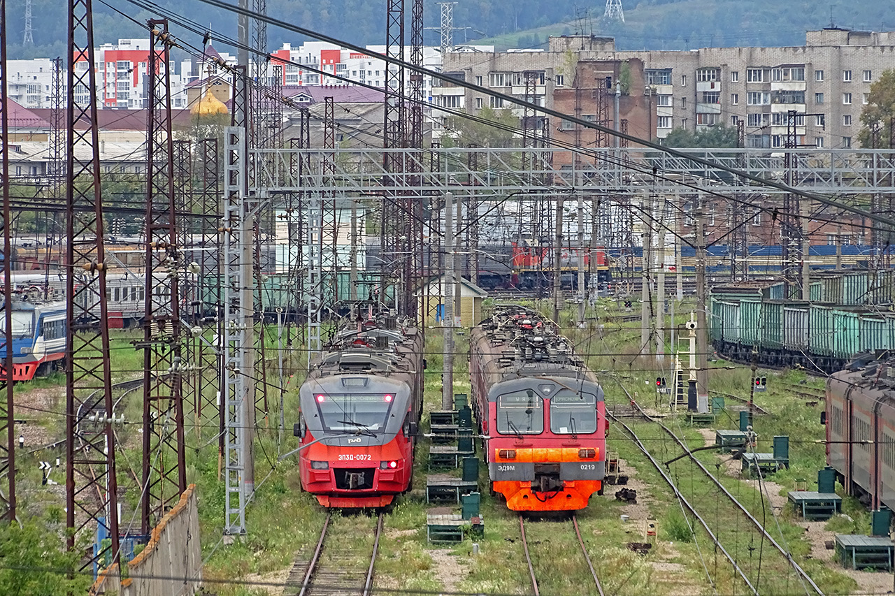 Электрички на станции Красноярск