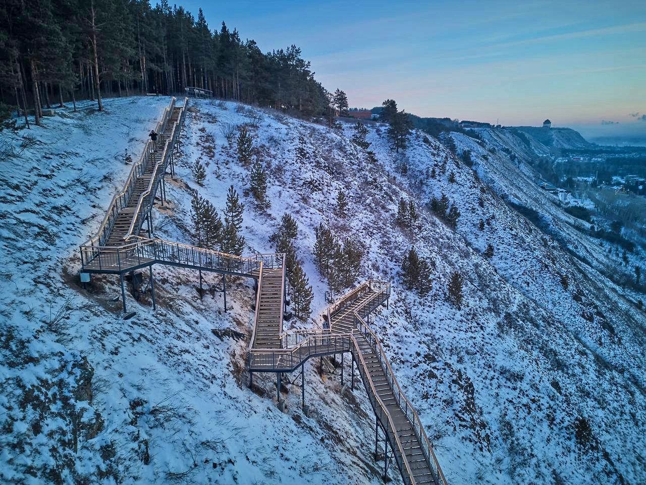 Новая лестница в Удачном в Красноярске