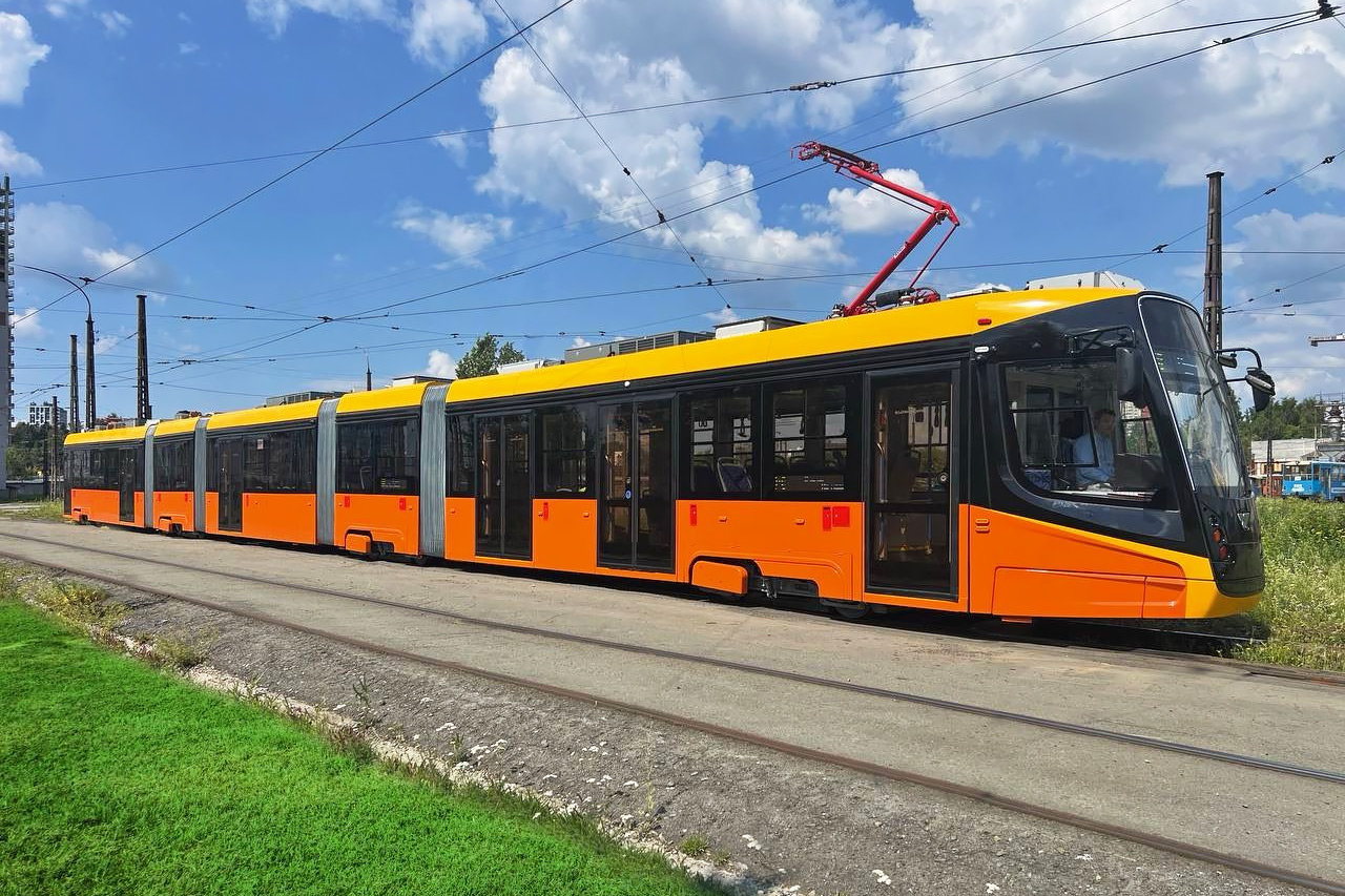 Трамвай УКВЗ 71-665