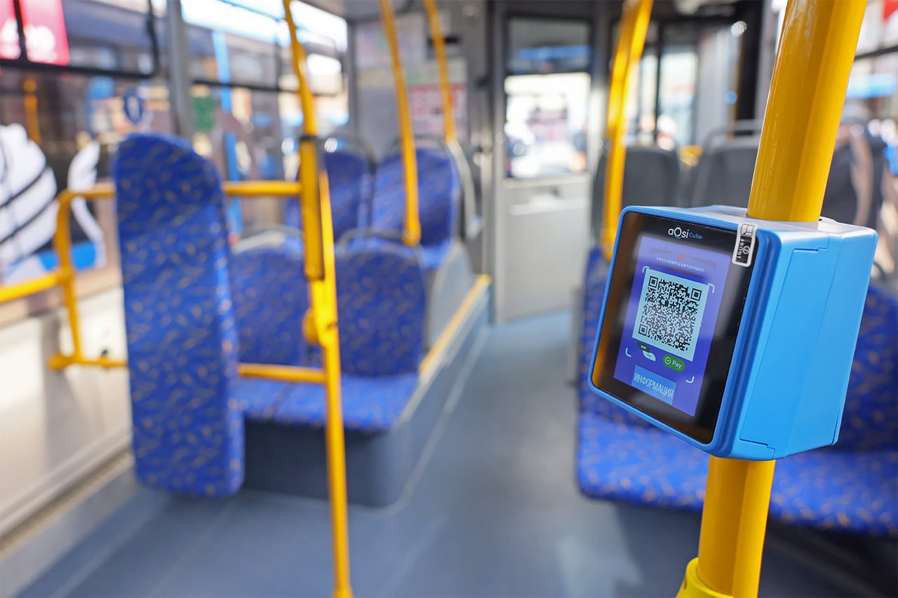 Считыватель карт в автобусе Красноярска