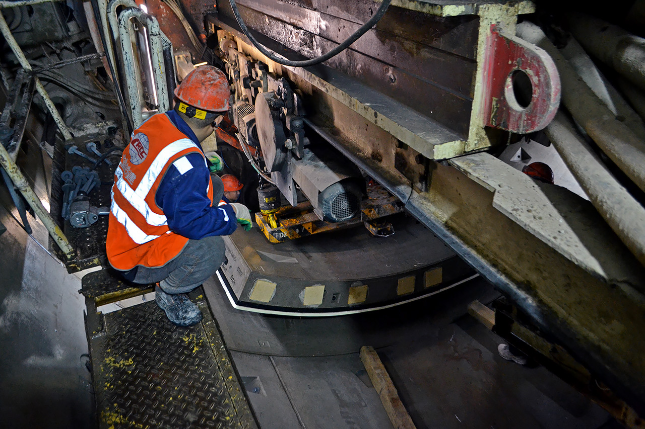 строительство метро на Высотной, китайский метростроитель, тюбинг для метро