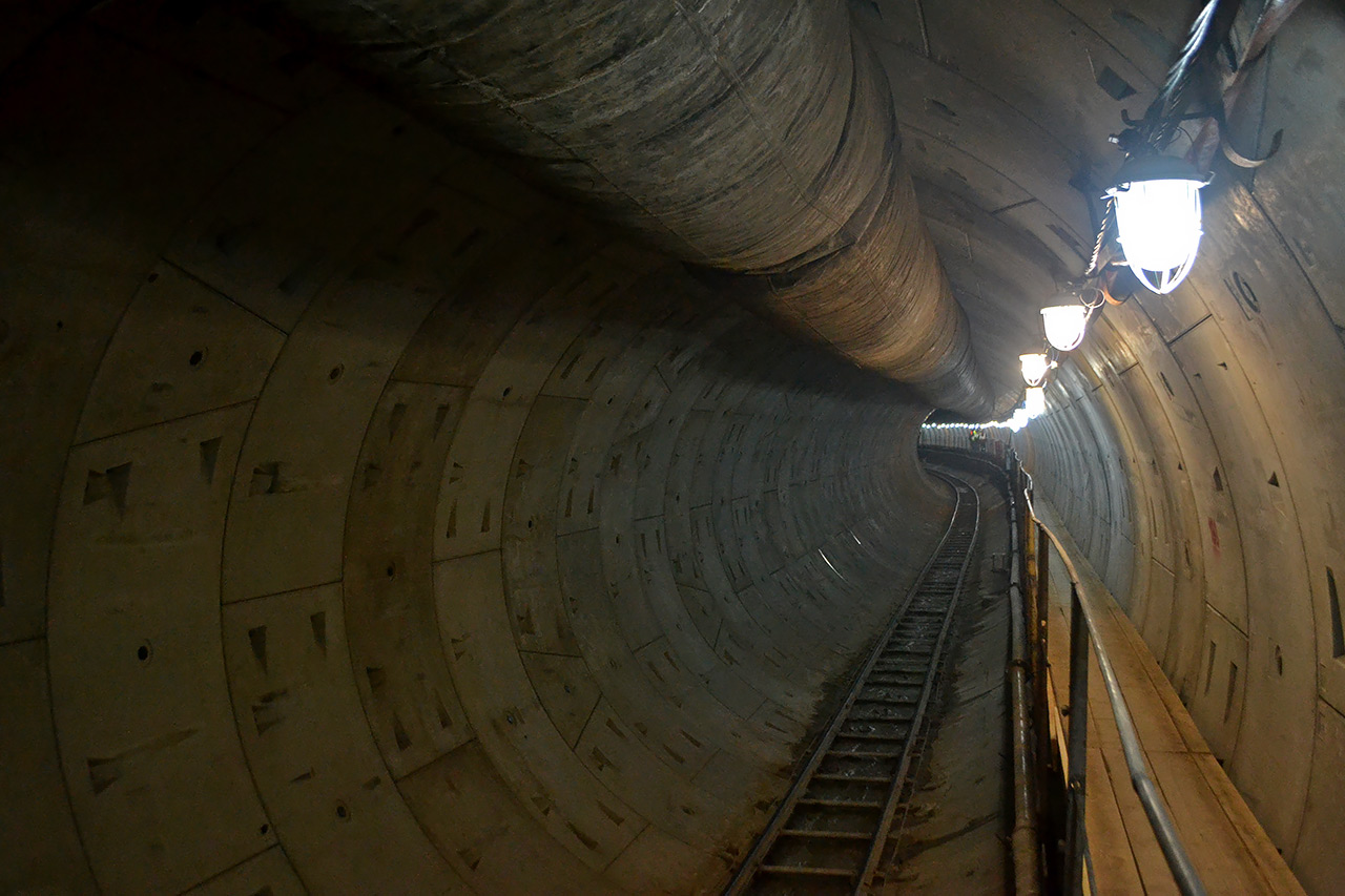 новый тоннель метро на Высотной