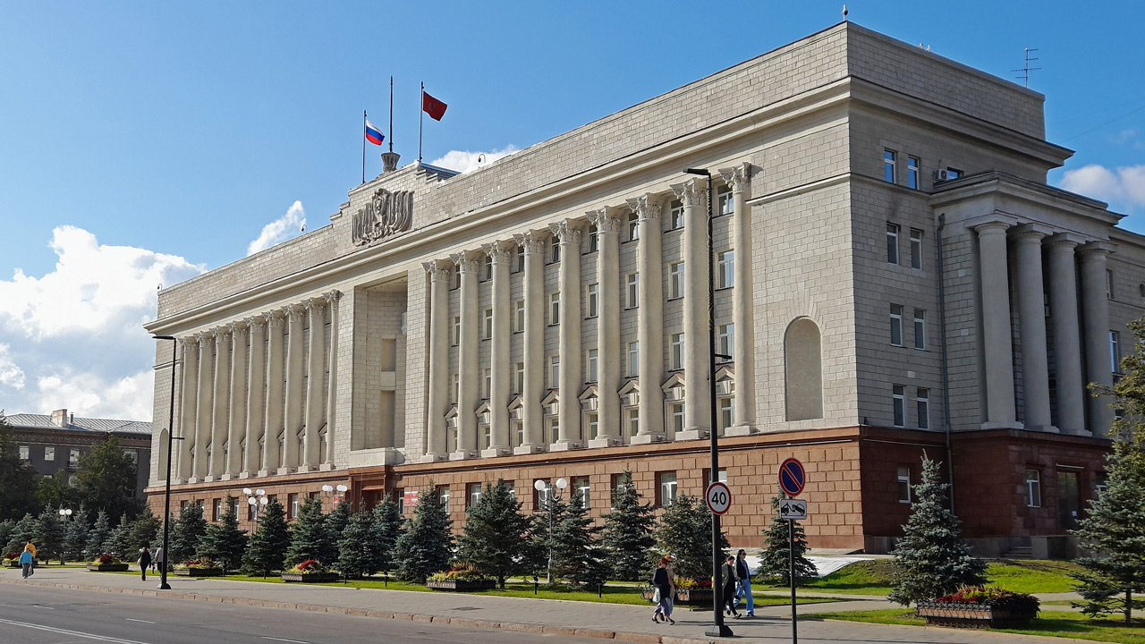 Здание правительства Красноярского края - Серый дом обновленный