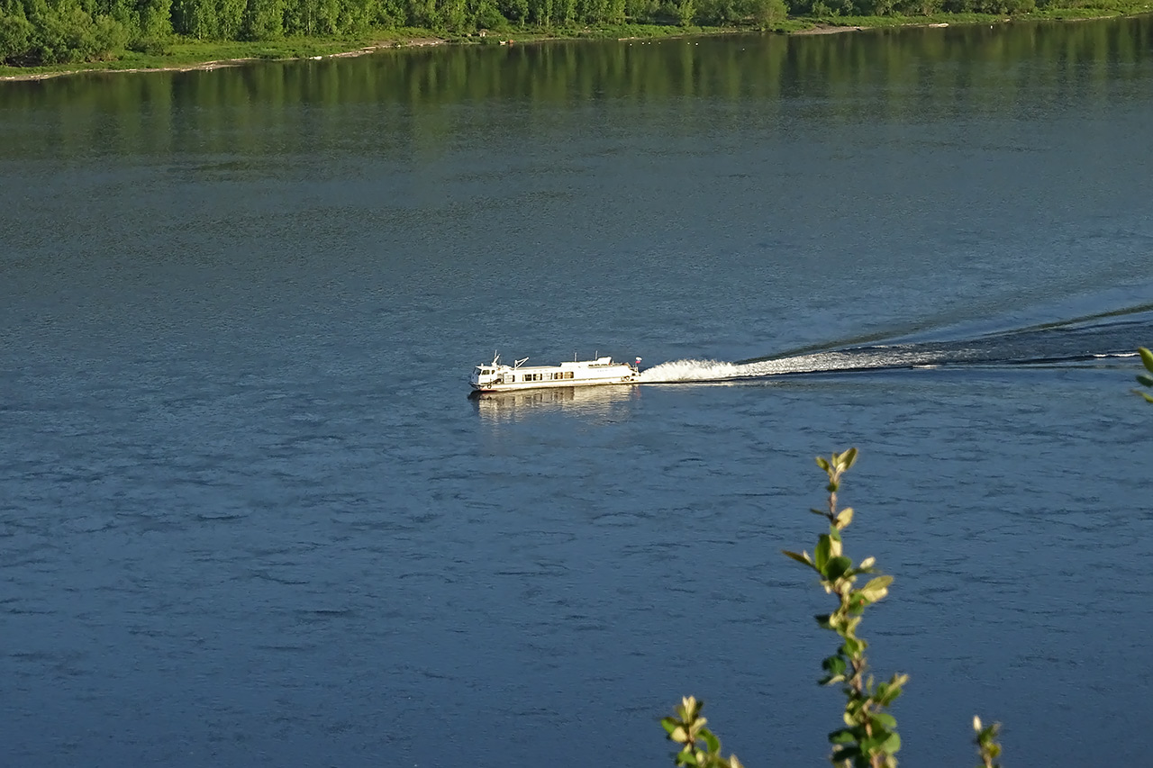 Теплоход на Енисее